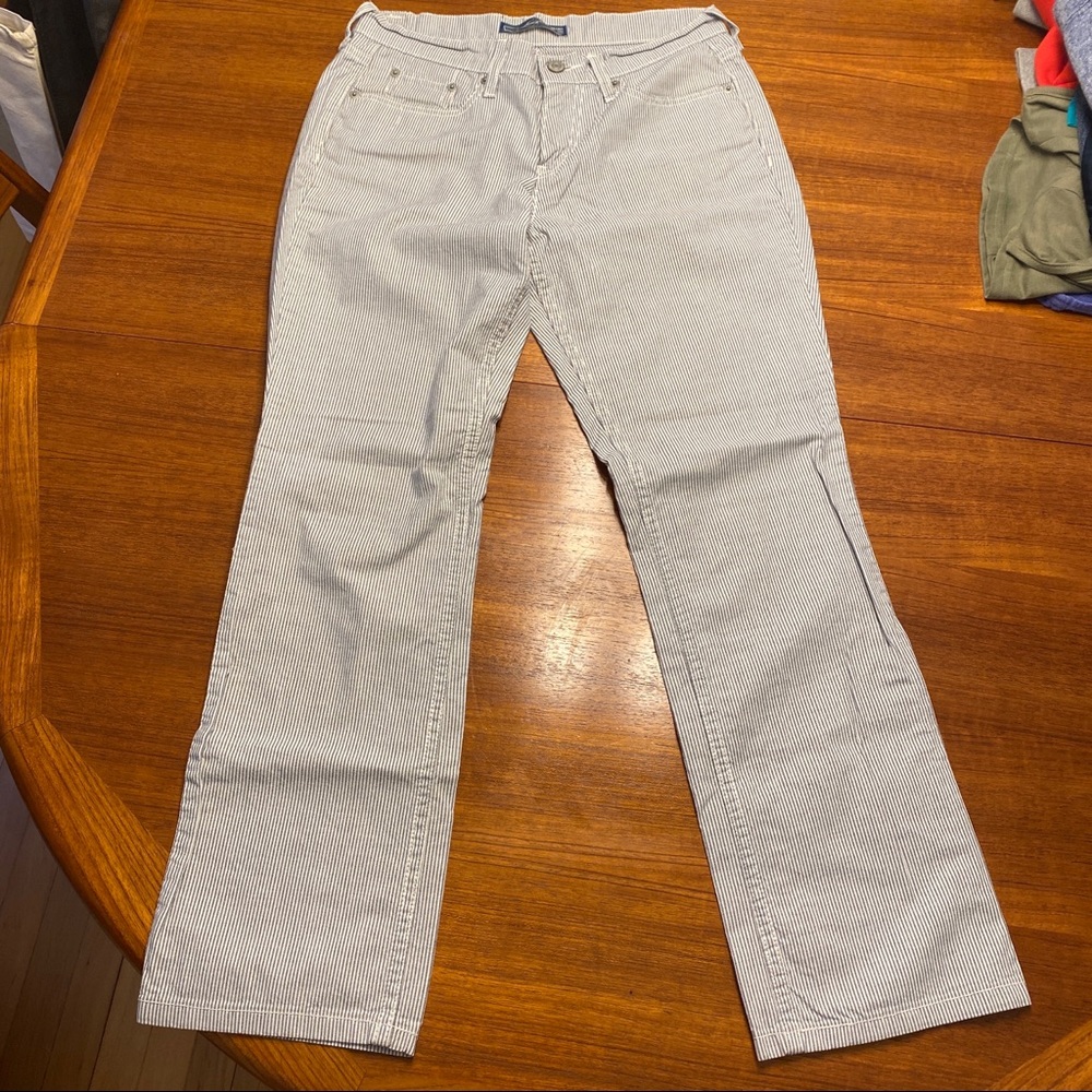 Levi’s straight leg seer sucker print pants